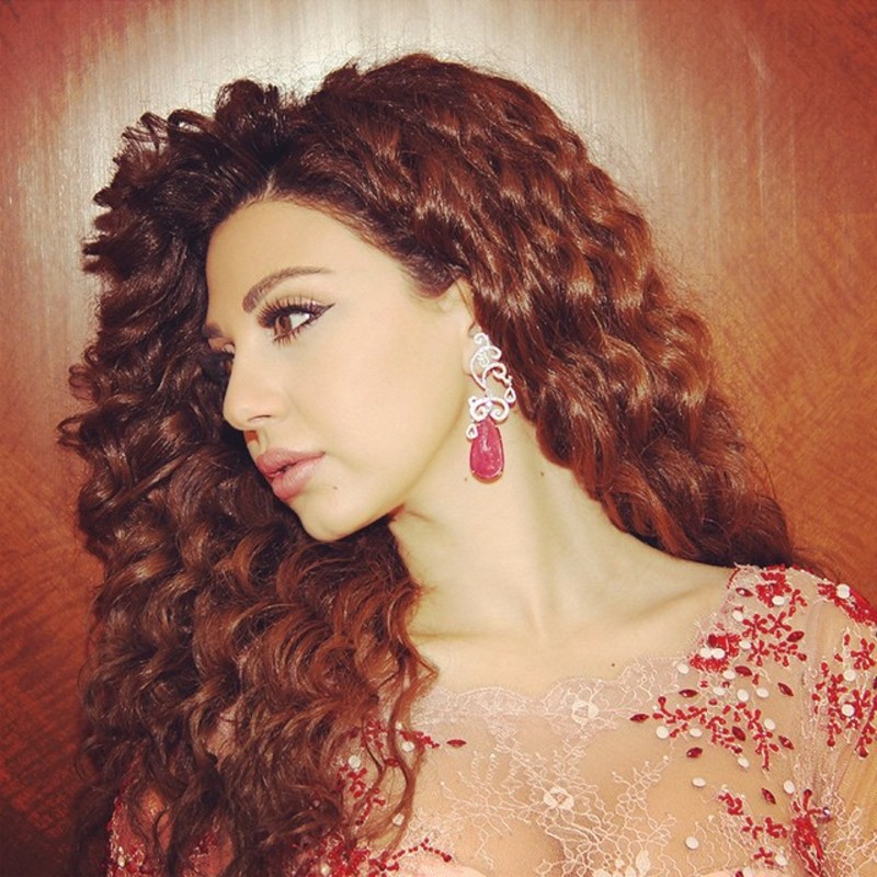 صور ميريام فارس تحتفل وزوجها بعيد الحب وتتلقى هدية قيمة!!